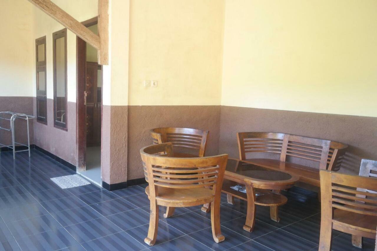 Harrys Oceanhouse 2 Pacitan Exterior foto