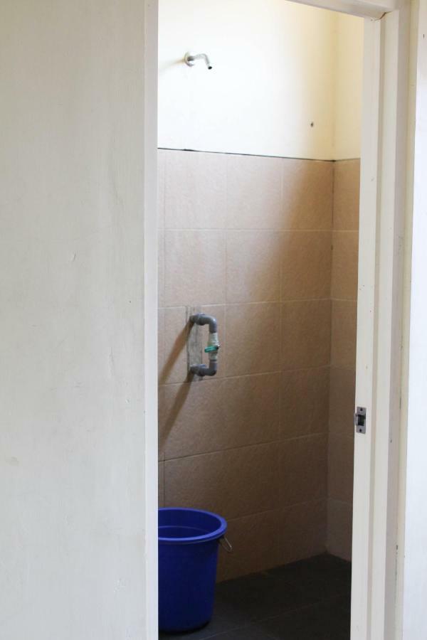 Harrys Oceanhouse 2 Pacitan Exterior foto
