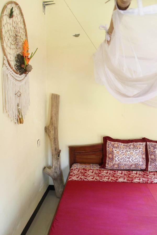 Harrys Oceanhouse 2 Pacitan Exterior foto