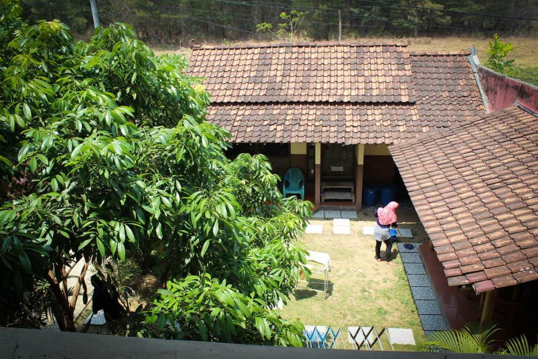 Harrys Oceanhouse 2 Pacitan Exterior foto