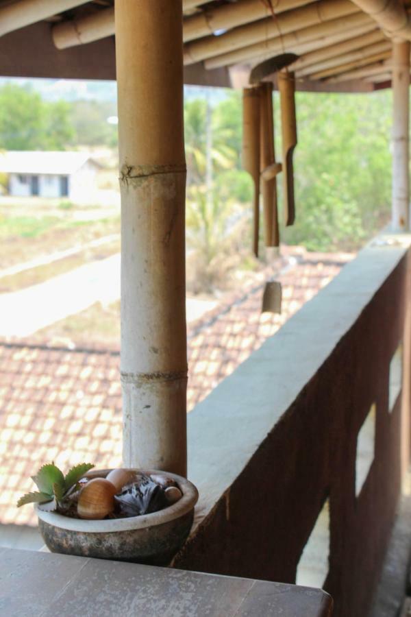 Harrys Oceanhouse 2 Pacitan Exterior foto